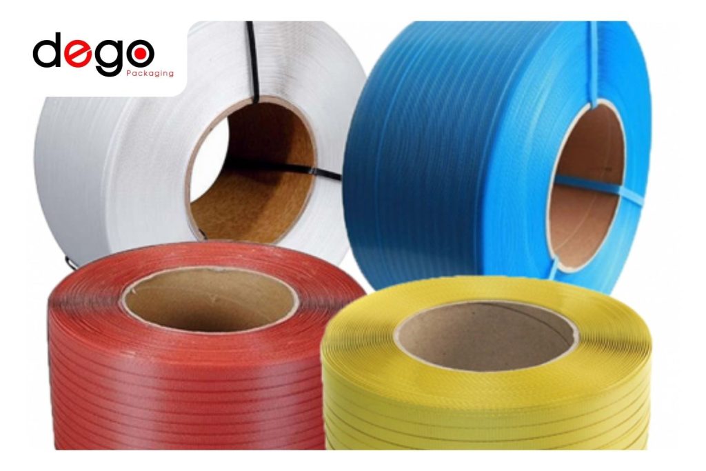 Dây đai nhựa PP, làm từ polypropylene, là loại dây đai phổ biến nhất nhờ giá thành rẻ và tính linh hoạt cao